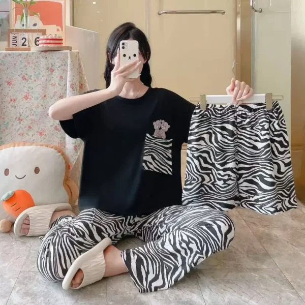 ست سه تکه راحتی زنانه طرح گورخری شامل بلوز شلوار و شورتک
