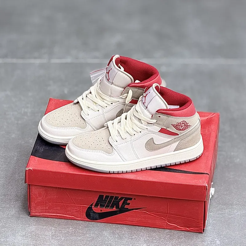 کفش کتونی زنانه نایک ایر جردن 1 مید | Nike Air Jordan 1 Mid